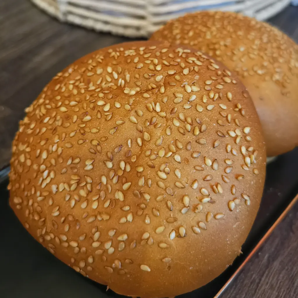 خبز برغر بالسمسم
